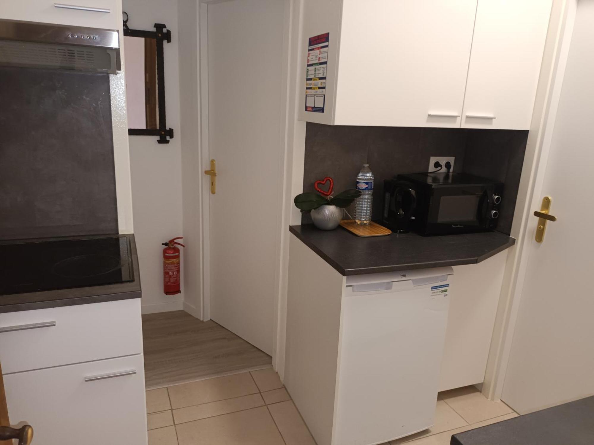 Entier Au Rdc - Ideal Pour Travailleurs Ou Voyageurs En Famille Jusqu A 6p Appartement